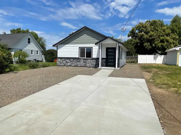 10821 E Grace Ave, Spokane Valley, WA 99206