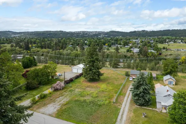 9815 E Dalton Ave, Millwood, WA 99206