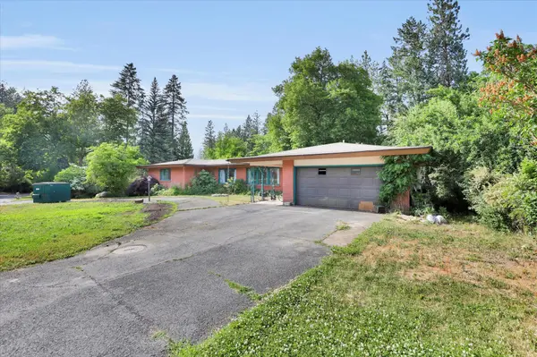 2411 E Girard Pl, Spokane, WA 99223