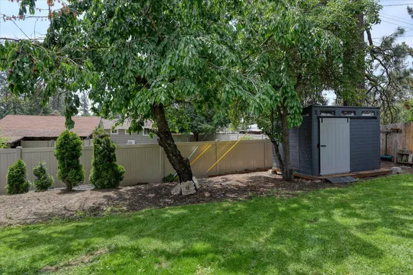 9405 N Normandie Ln, Spokane, WA 99218
