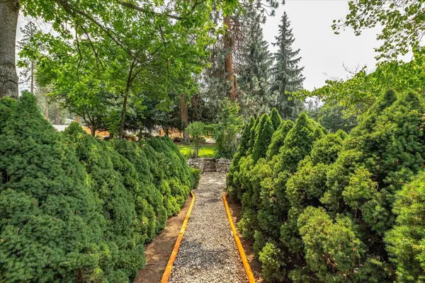 16097 N Iris Ct, Nine Mile Falls, WA 99026