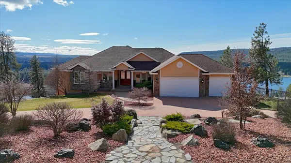 10673 W Lakeside Ln, Nine Mile Falls, WA 99026-0000