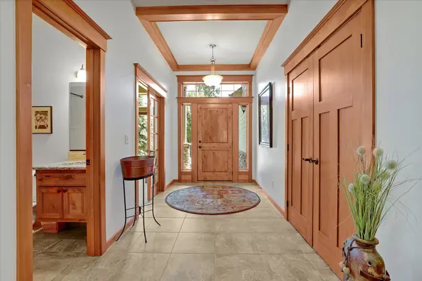 11425 N Lloyd Charles Ln, Spokane, WA 99218