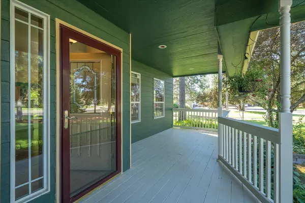 6195 Khloe Ct, Nine Mile Falls, WA 99026