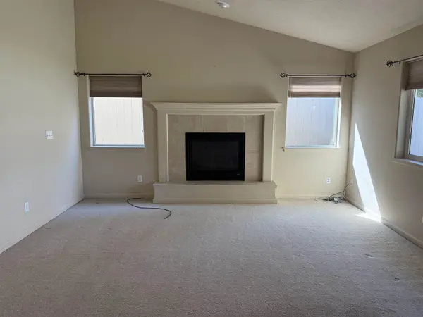 818 S MAYHEW Ln, Spokane Valley, WA 99216