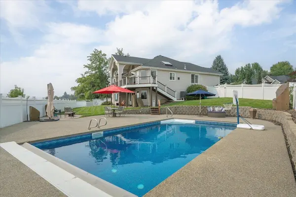 17324 E Galaxy Ln, Greenacres, WA 99016