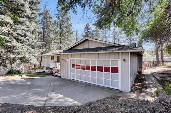 13320 N Hillary Ct, Mead, WA 99021