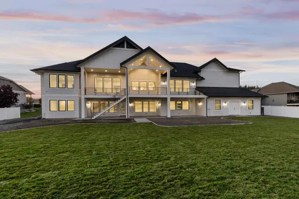 20724 E Happy Trails Ln, Otis Orchards, WA 99027