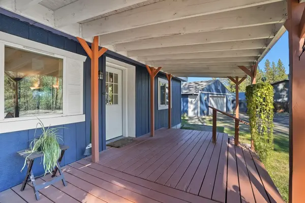 6471 Hilltop Dr, Nine Mile Falls, WA 99026