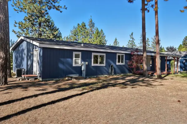 6471 Hilltop Dr, Nine Mile Falls, WA 99026