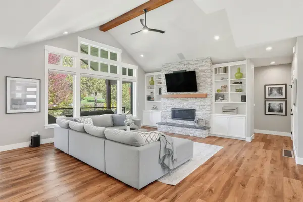 203 E Meadow Lane Rd, Spokane, WA 99224