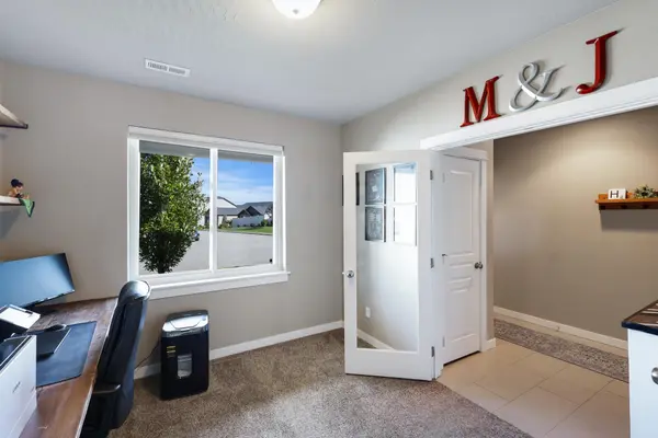 803 W Birchbend Dr, Spokane, WA 99224