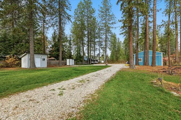 40406 N Shore Dr,  Loon Lake,  WA 99148