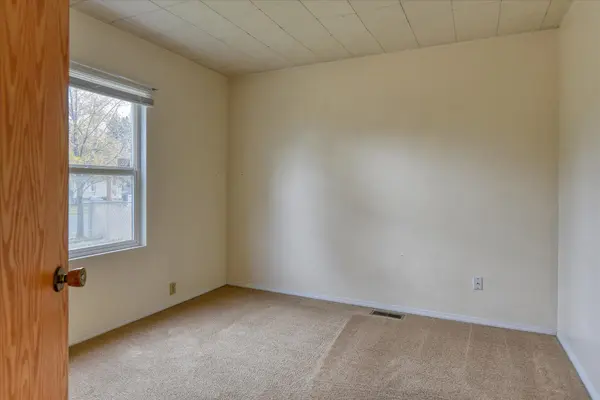 553 E Olympic Ave, Spokane, WA 99207