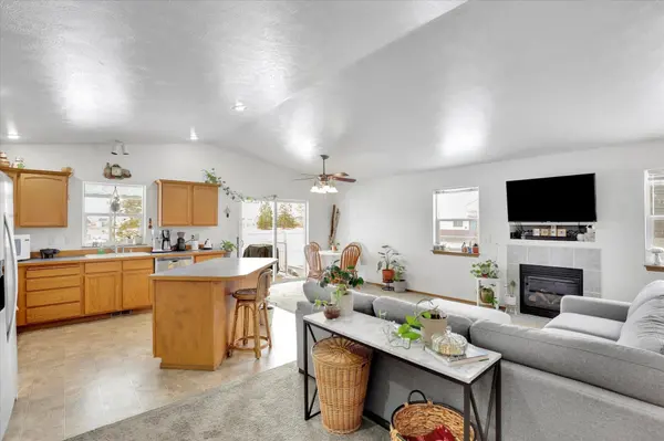 13618 W 12th Ave, Airway Heights, WA 99001