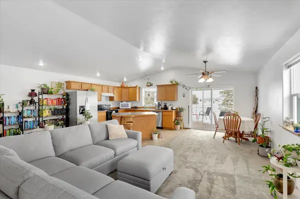 13618 W 12th Ave, Airway Heights, WA 99001