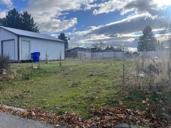 18316 E BRIDGEPORT Ave, Otis Orchards, WA 99216