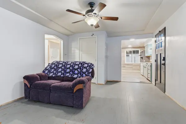 2008 E NEBRASKA Ave, Spokane, WA 99208