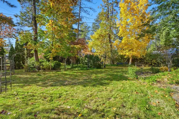 1511 W Fairway Dr, Spokane, WA 99218