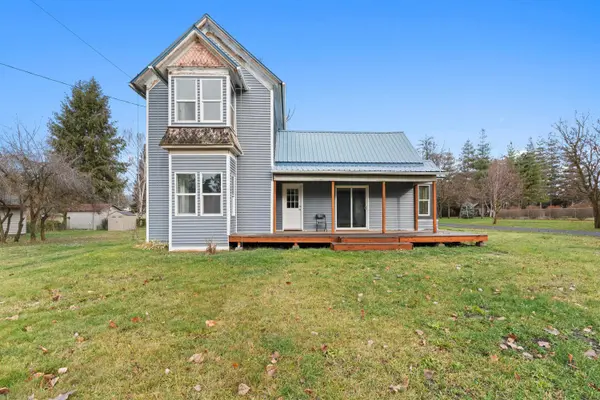 303 E Chestnut St, Farmington, WA 99128