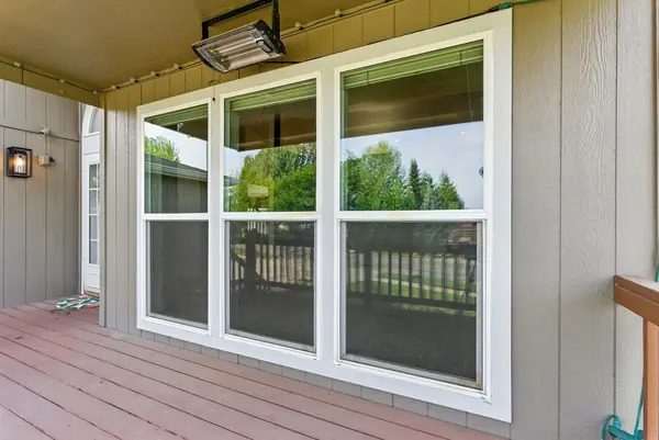 1124 Moen Rd, Greenacres, WA 99016