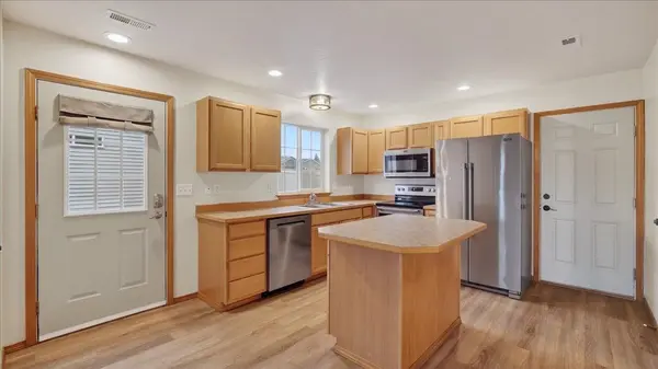 3208 Meadow Glen Ln #3210 Meadow Glen Ln, Cheney, WA 99004