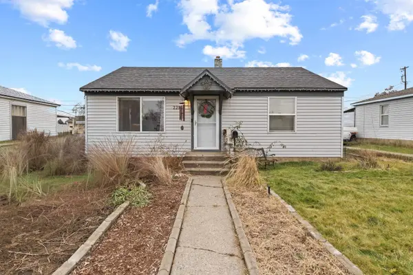 2214 E Rockwell Ave,  Spokane,  WA 99207