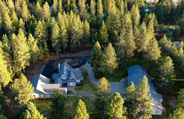 25929 E Idaho Pines Ln, Newman Lake, WA 99025