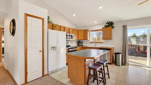 6825 N Oxford Ln, Spokane, WA 99208