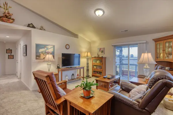 1912 E C St, Deer Park, WA 99006