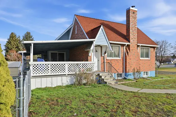 202 W Nob Hill St, St John, WA 99171