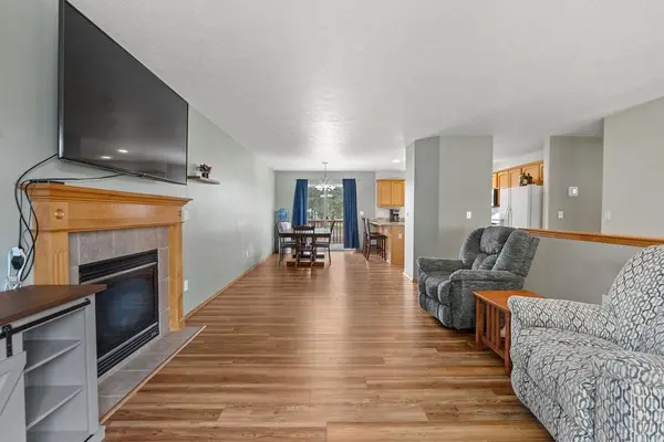 6831 N Cambridge Ln, Spokane, WA 99208