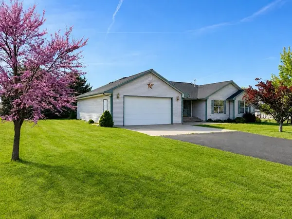 1 N Heglar Ln,  St John,  WA 99171