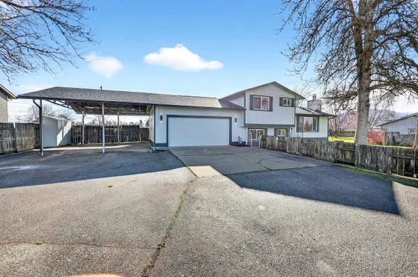5204 N Chase Rd, Newman Lake, WA 99025