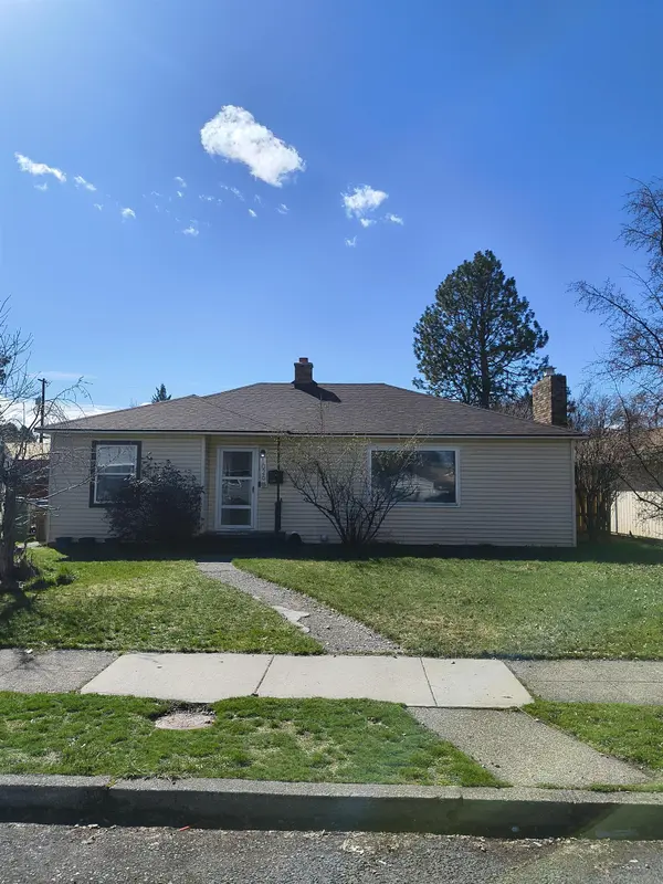 1026 E Crown Ave, Spokane, WA 99207
