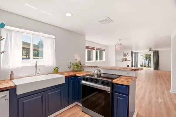 170 S Coeur D'Alene St #F101, Spokane, WA 99201