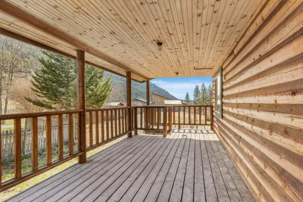 3019 Pierre Lake Rd, Kettle Falls, WA 99141-9999
