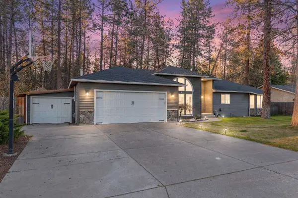7204 W Kendick Ave, Nine Mile Falls, WA 99026