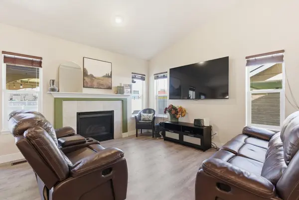 808 S Mayhew Ln, Spokane Valley, WA 99216