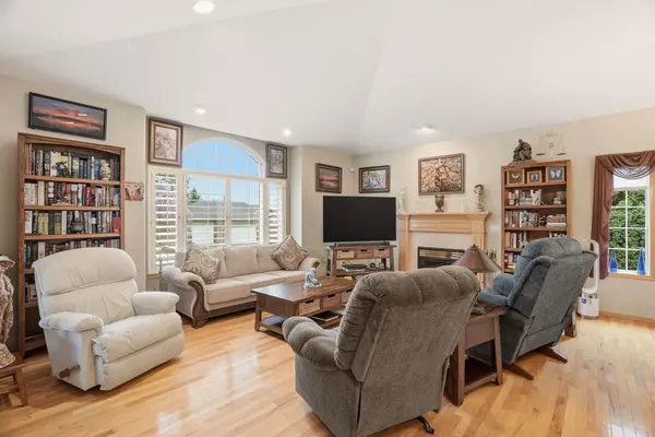 7015 N East Bluff Ct, Spokane, WA 99208