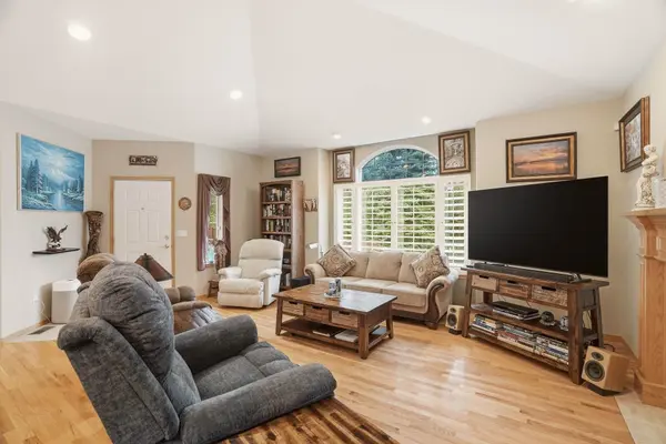 7015 N East Bluff Ct, Spokane, WA 99208
