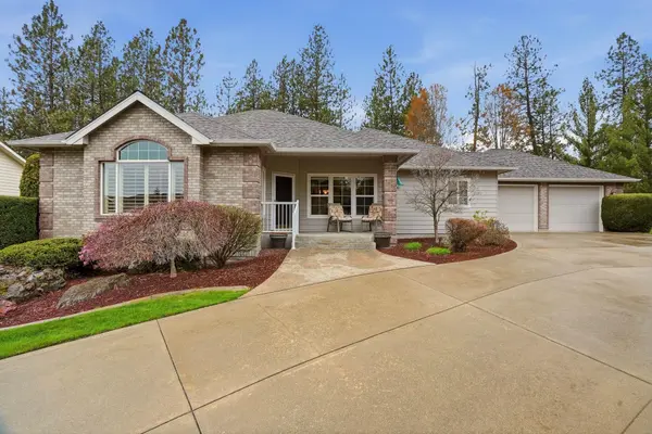 7015 N East Bluff Ct, Spokane, WA 99208