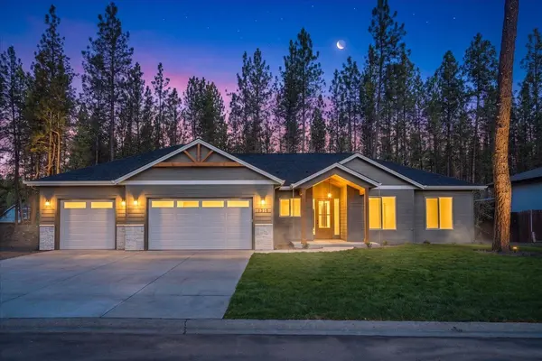 7310 W Kendick Ave, Nine Mile Falls, WA 99026
