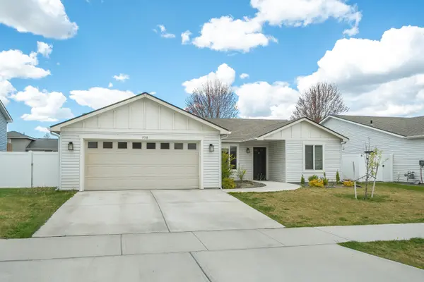 938 S Schnug St, Airway Heights, WA 99224