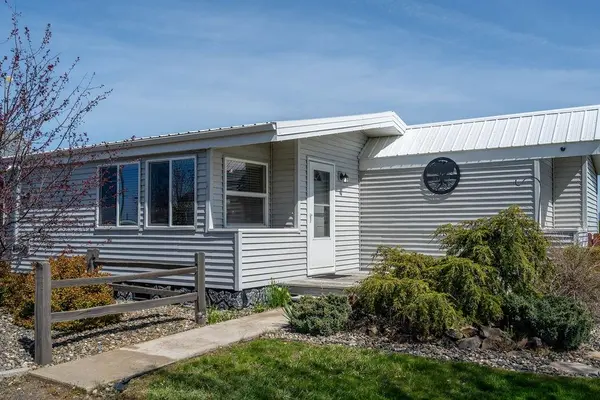 810 N 1st St, Garfield, WA 99103