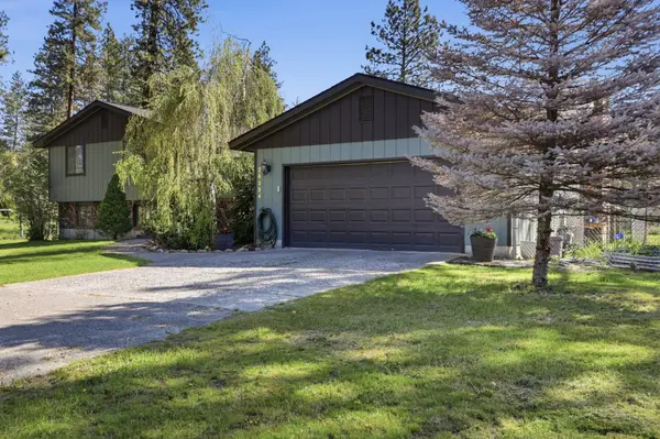 28504 N Cottonwood Rd, Chattaroy, WA 99003