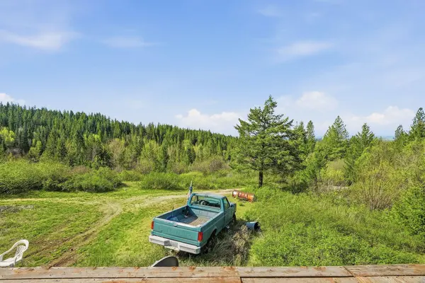 16617 E BLANCHARD Rd, Elk, WA 99003