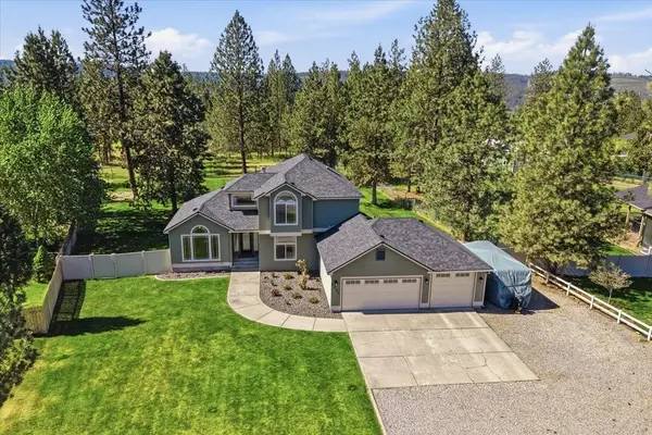 6221 Moriah Dr, Nine Mile Falls, WA 99026