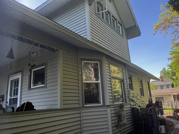 1018 W Grace Ave, Spokane, WA 99205