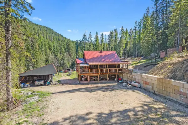 2785 Records Rd, Addy, WA 99101